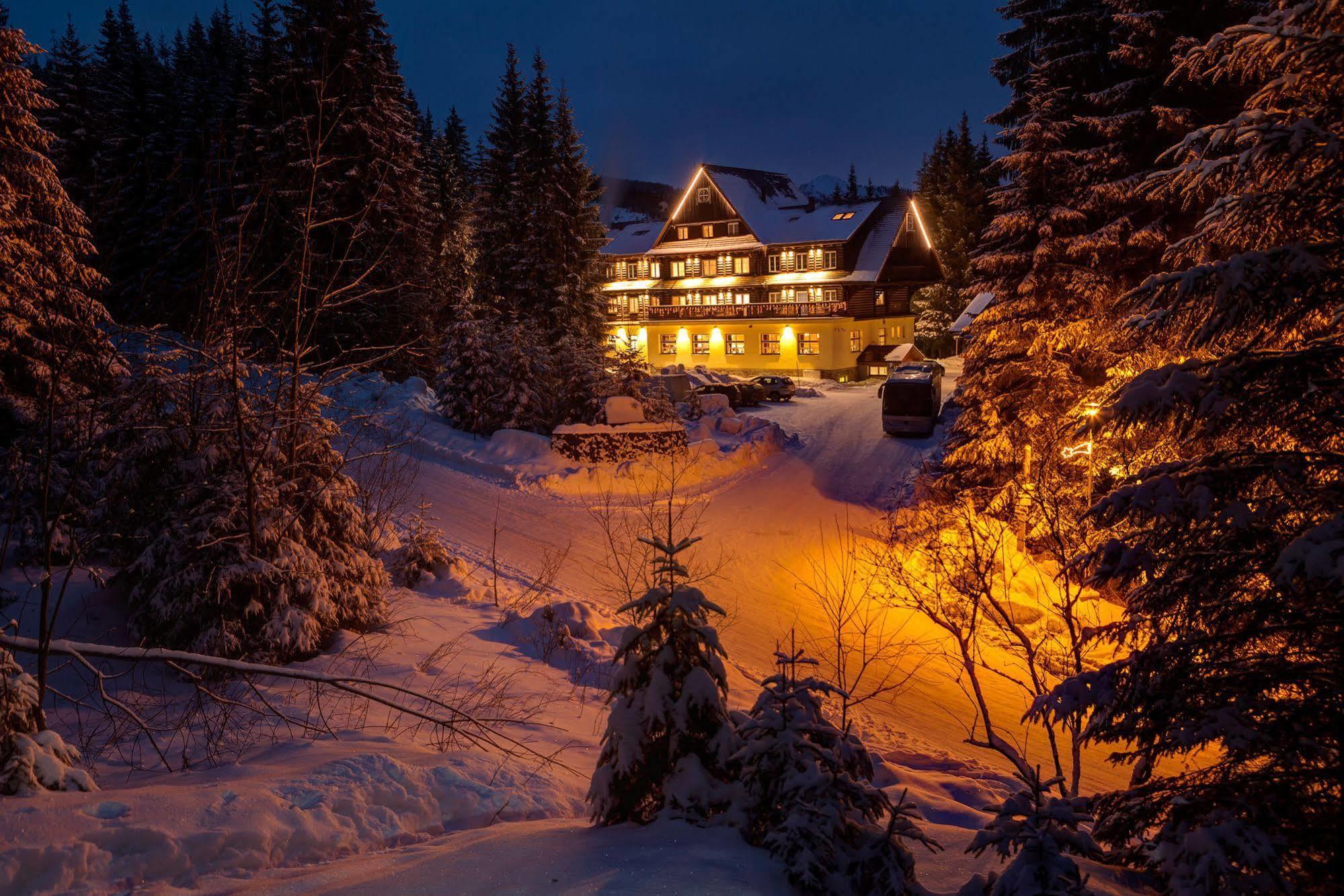 Hotel Mikulasska Chata Demanovska Dolina Bagian luar foto